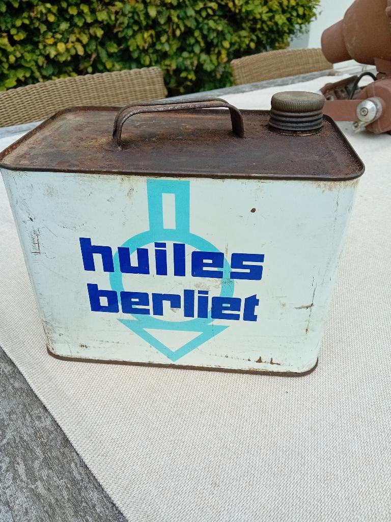 Vintage olieblik Huile Berliet 5L, Verzamelen, Ophalen of Verzenden, Zo goed als nieuw