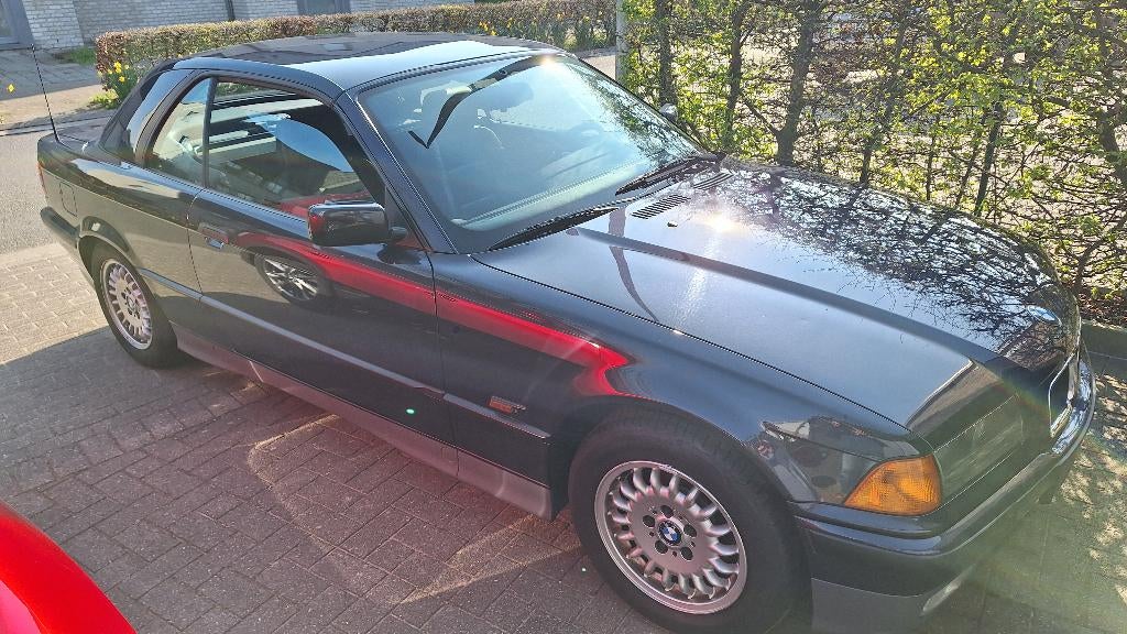 Cabrio BMW 318, Auto's, BMW, 1355 kg, 4 zetels, Achterwielaandrijving, Cabriolet