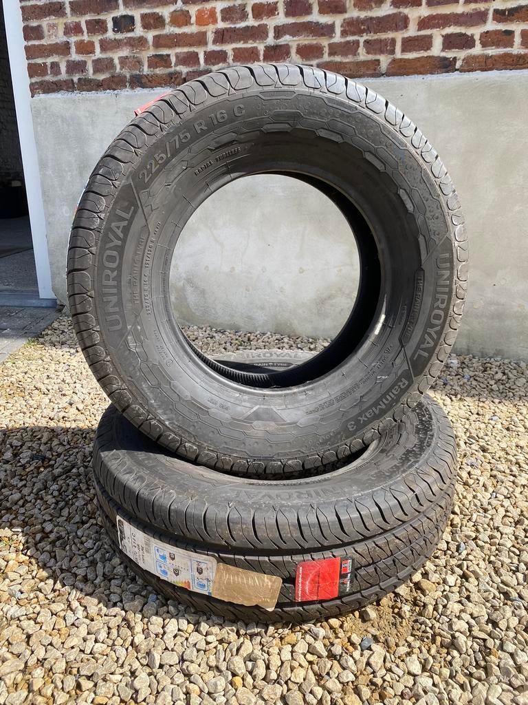Uniroyal rain max 3 225/75r16 c, Autos : Pièces & Accessoires, Pneus & Jantes, Pneu(s), 16 pouces, 225 mm, Enlèvement