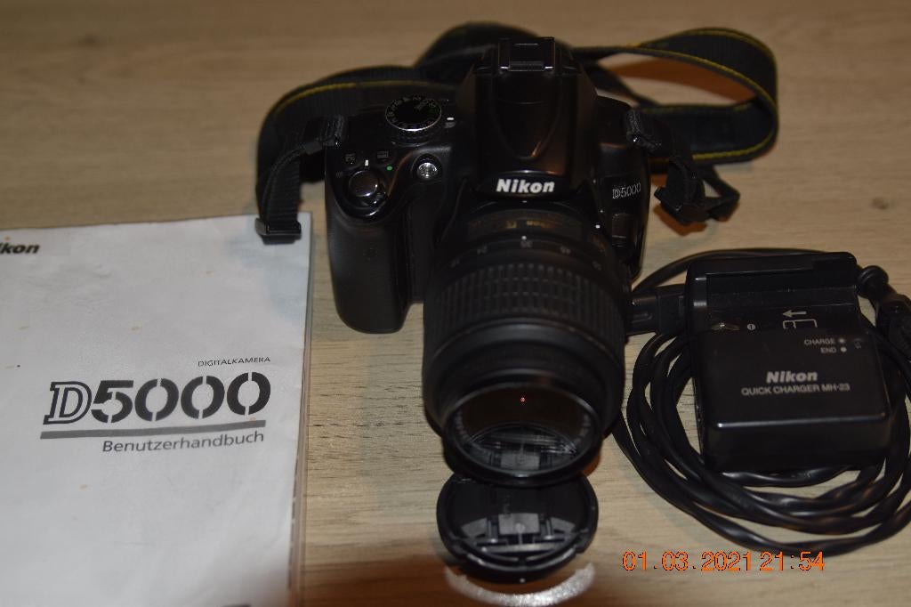nikon d5000 met 18-55 dx ed g vr lens, Audio, Tv en Foto, Fotocamera's Digitaal, Ophalen of Verzenden, Zo goed als nieuw, Spiegelreflex