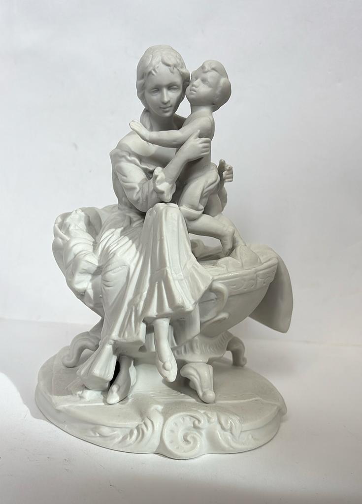 Figurine en biscuit ancienne signée, Enlèvement ou Envoi