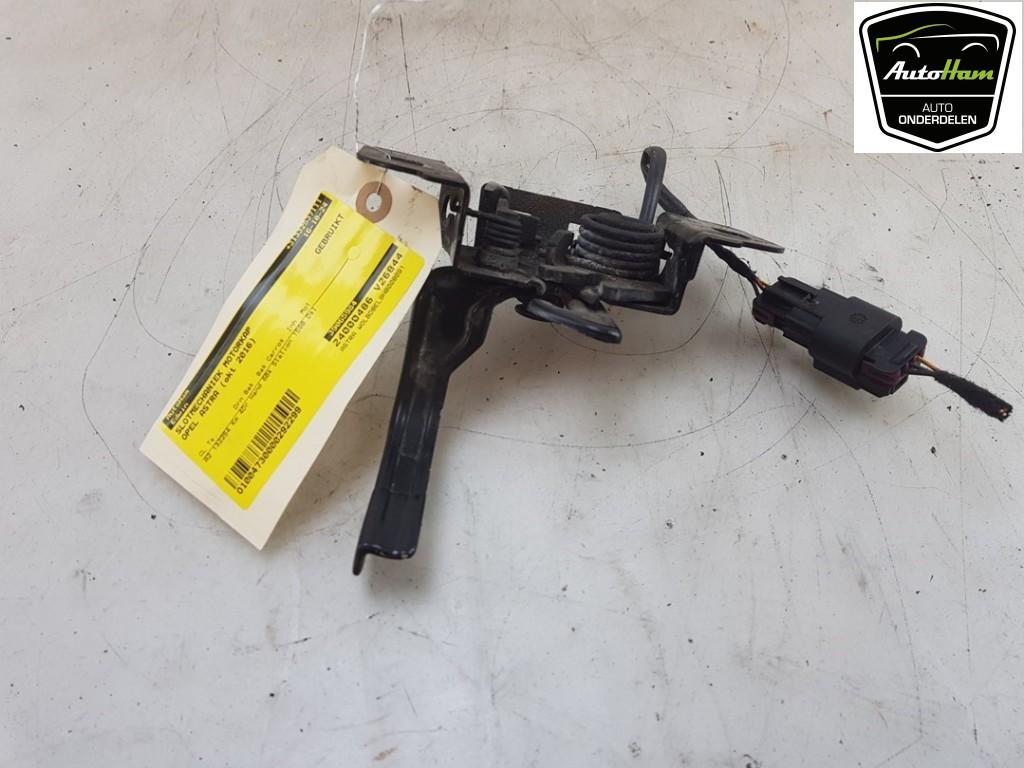 MOTORKAP SLOT Opel Astra K Sports Tourer (07-2014/12-2022), Auto-onderdelen, Gebruikt, Opel