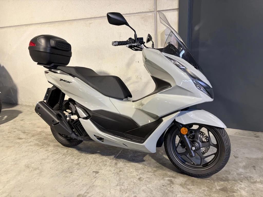 Honda PCX125 handige 125cc scooter (bj 2024), Motoren, Scooter, Bedrijf, 125 cc, 11 kW of minder