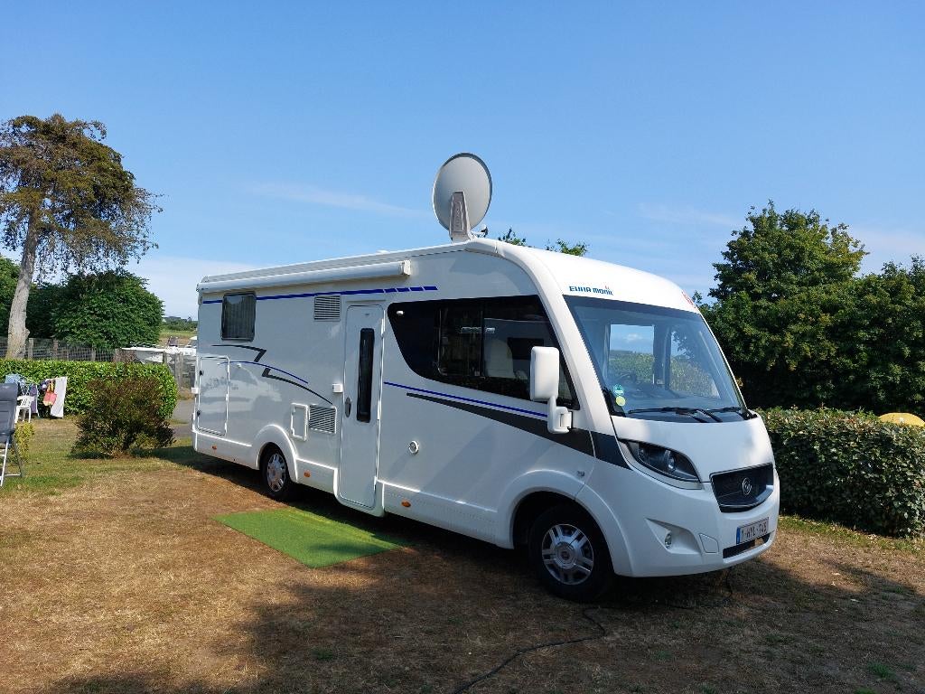 Mobilhome eura mobiel, Caravans en Kamperen, Integraal, Vloeistofverwarming, 7 tot 8 meter, Particulier
