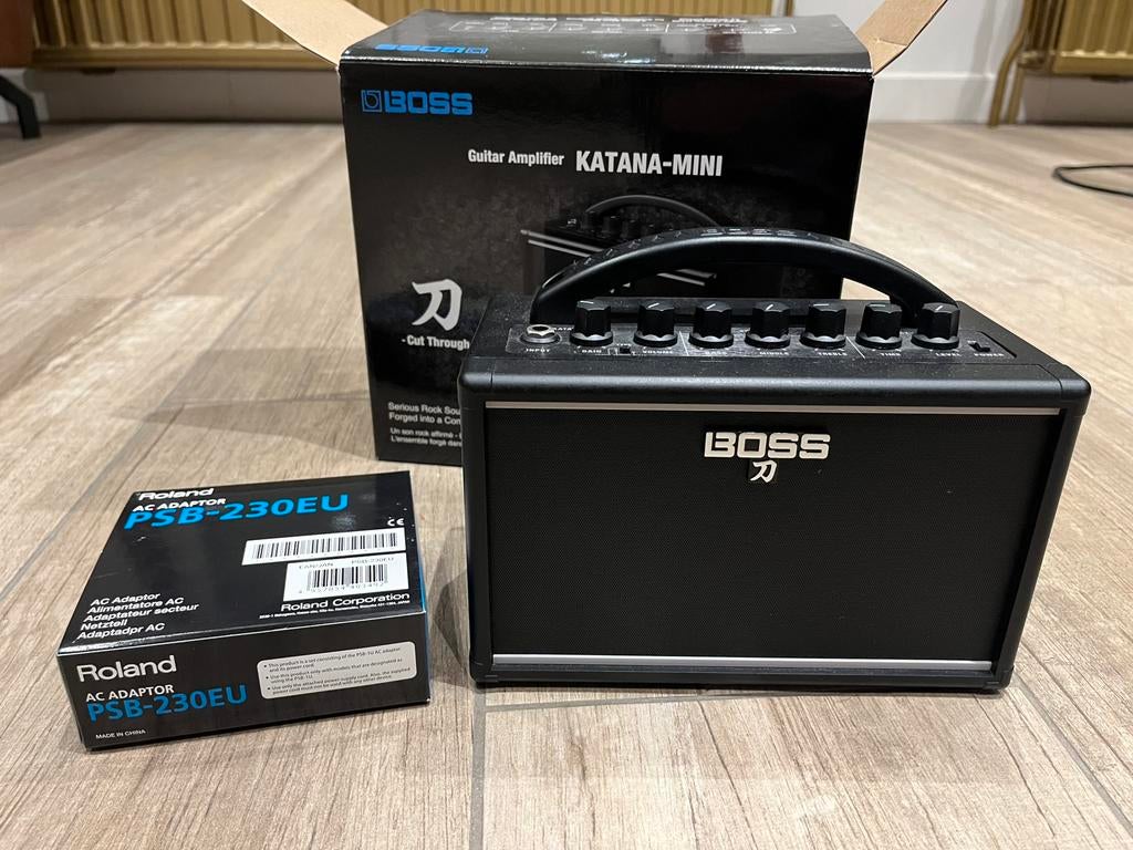 Guitar Amplifier Katana-Mini + Roland AC Adaptor PSB-230EU, Ophalen, Nieuw
