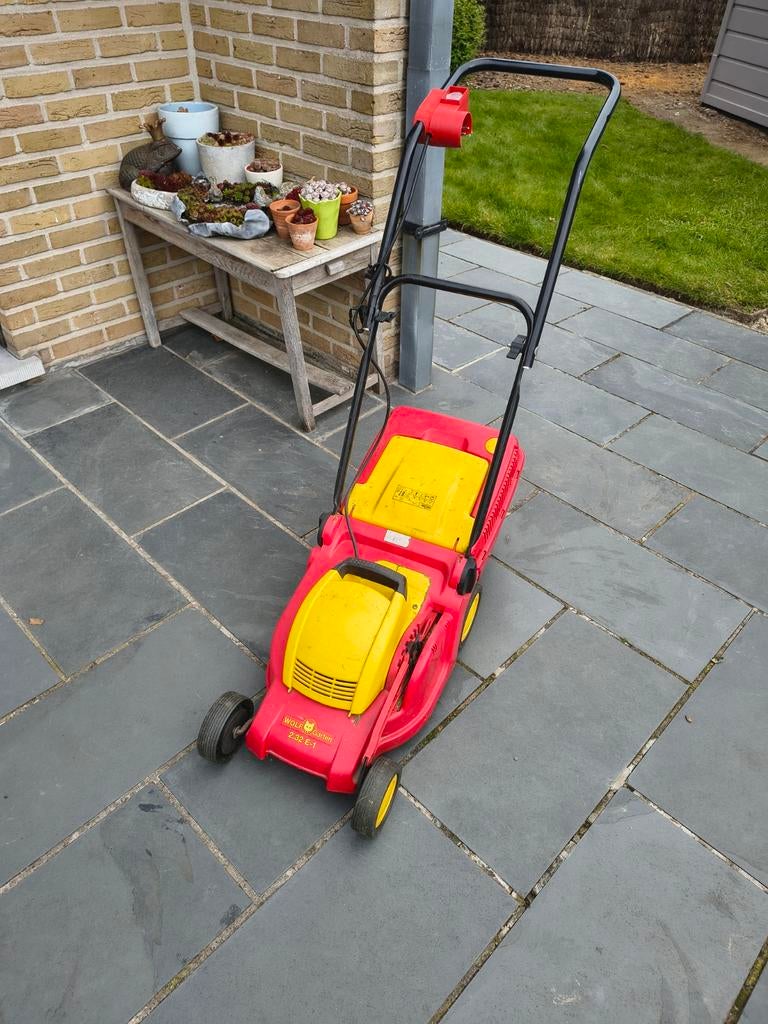 Iets ouder grasmaaiertje, maar perfect werkend!, Ophalen, 30 t/m 39 cm, Elektrische grasmaaier, Wolf 🐺 garden