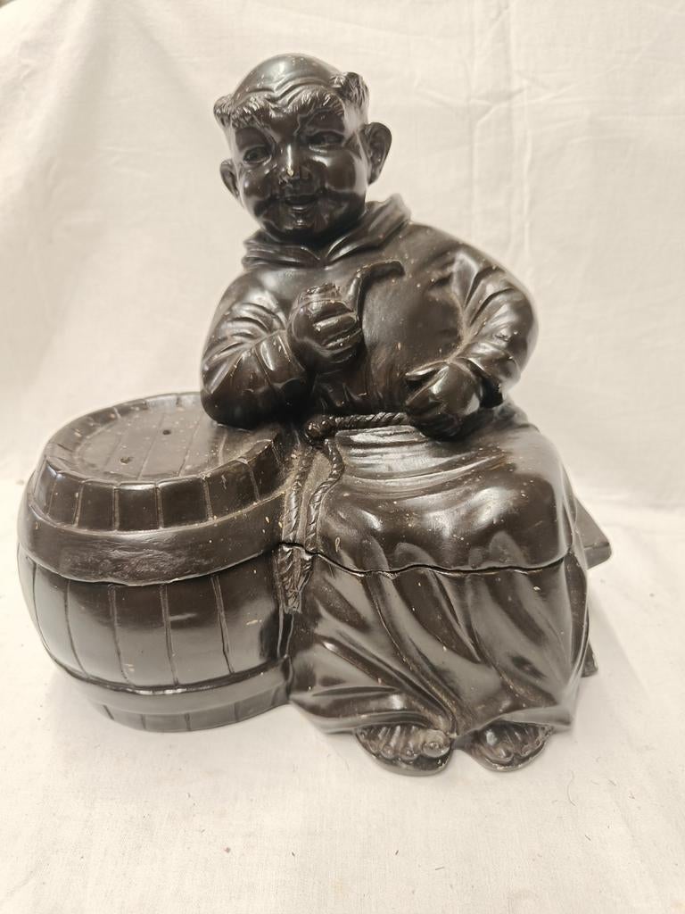 Oude tabak pot heel mooi, Ophalen