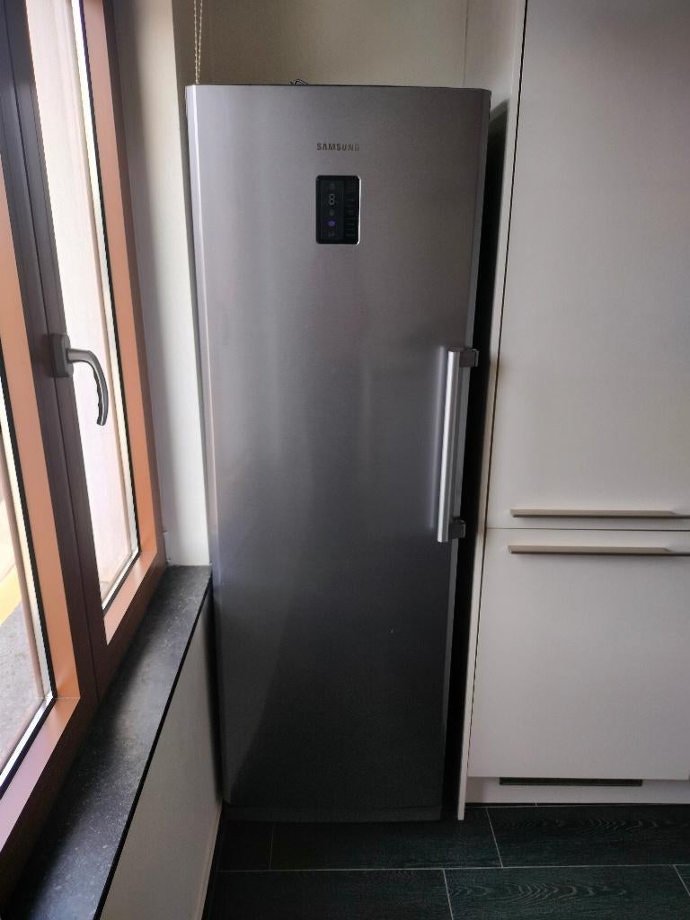 Koelkast, Elektronische apparatuur, Koelkasten en IJskasten, Ophalen, Zonder vriesvak, 60 cm of meer, 160 cm of meer