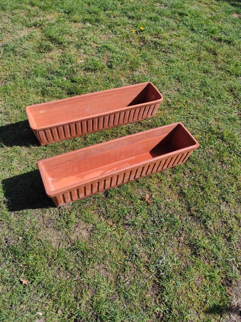 2 terracotta bloembakken 82 cm lang. 20€ voor de twee, Tuin en Terras, Ophalen