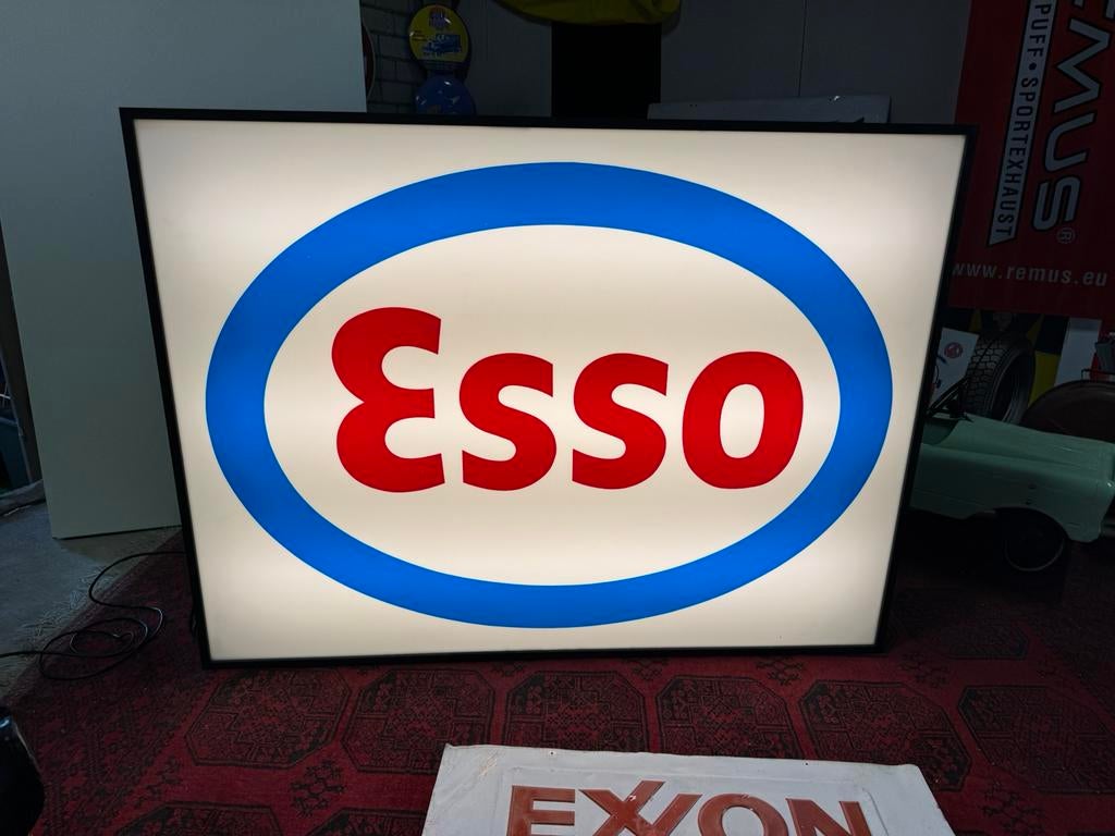 Grote Esso benzinepomp reclame lichtbak, Verzamelen, Ophalen, Gebruikt, Lichtbak of (neon) lamp