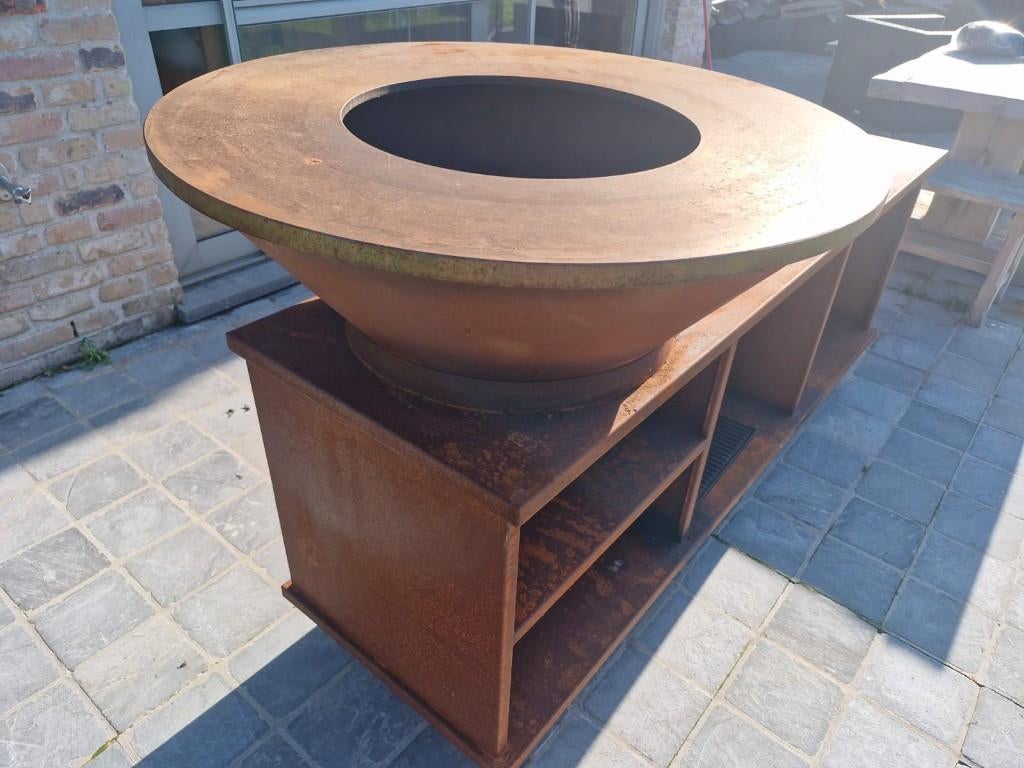 Plancha met buitenkeuken uit cortenstaal, Tuin en Terras, Buitenkeukens, Ophalen, Houtskool, Zelf, Zo goed als nieuw