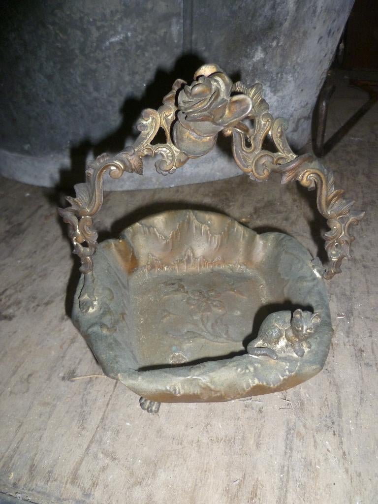 OUDE BRONZEN KORF, Antiek en Kunst, Ophalen of Verzenden