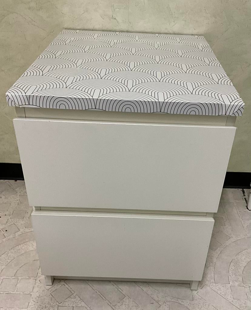 Table de chevet blanche Malm Ikea, Moins de 45 cm, Enlèvement, Utilisé, 55 à 70 cm