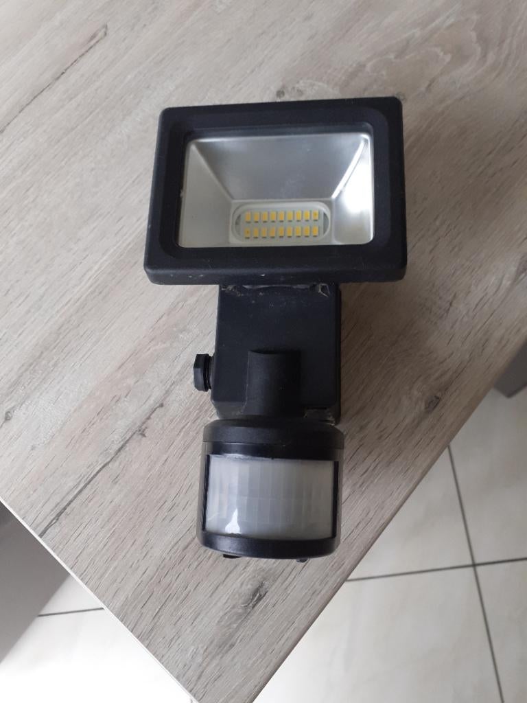 Projecteur led extérieur avec détecteur de mouvements., Ophalen, Gebruikt, Led