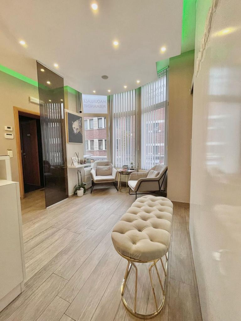 FONDS DE COMMERCE ESTHÉTIQUE À REMETTRE SCHAERBEEK, Articles professionnels, Enlèvement