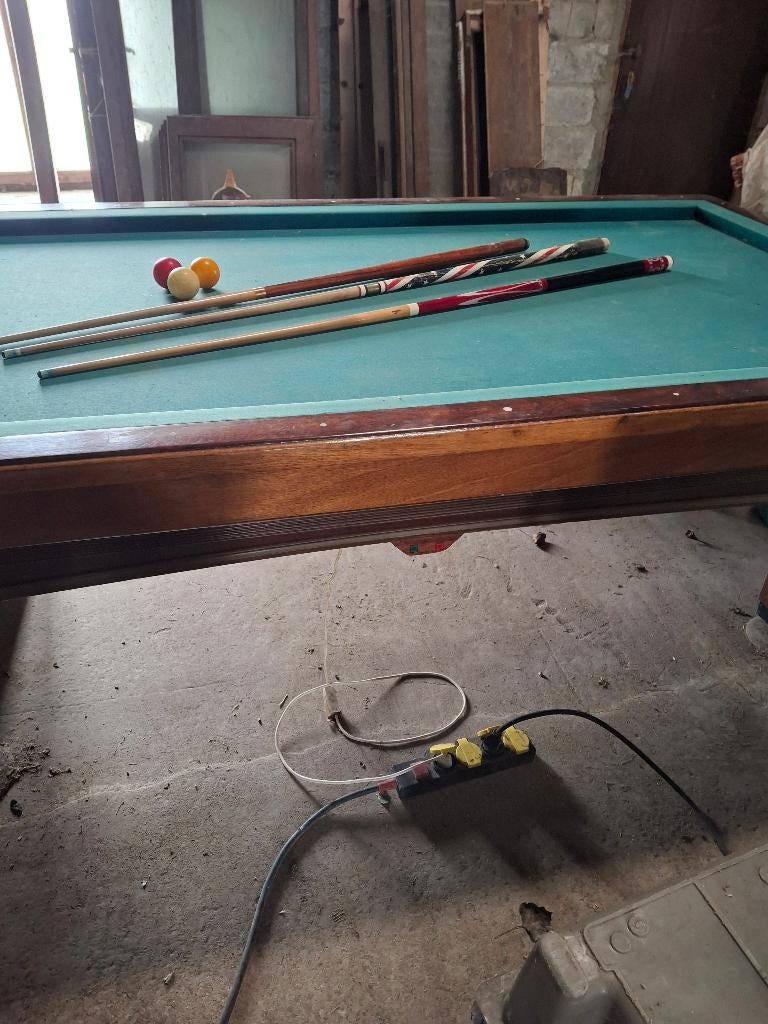 Verwarmde drieband biljart + 3 keu's en 3 ballen, Ophalen, Gebruikt