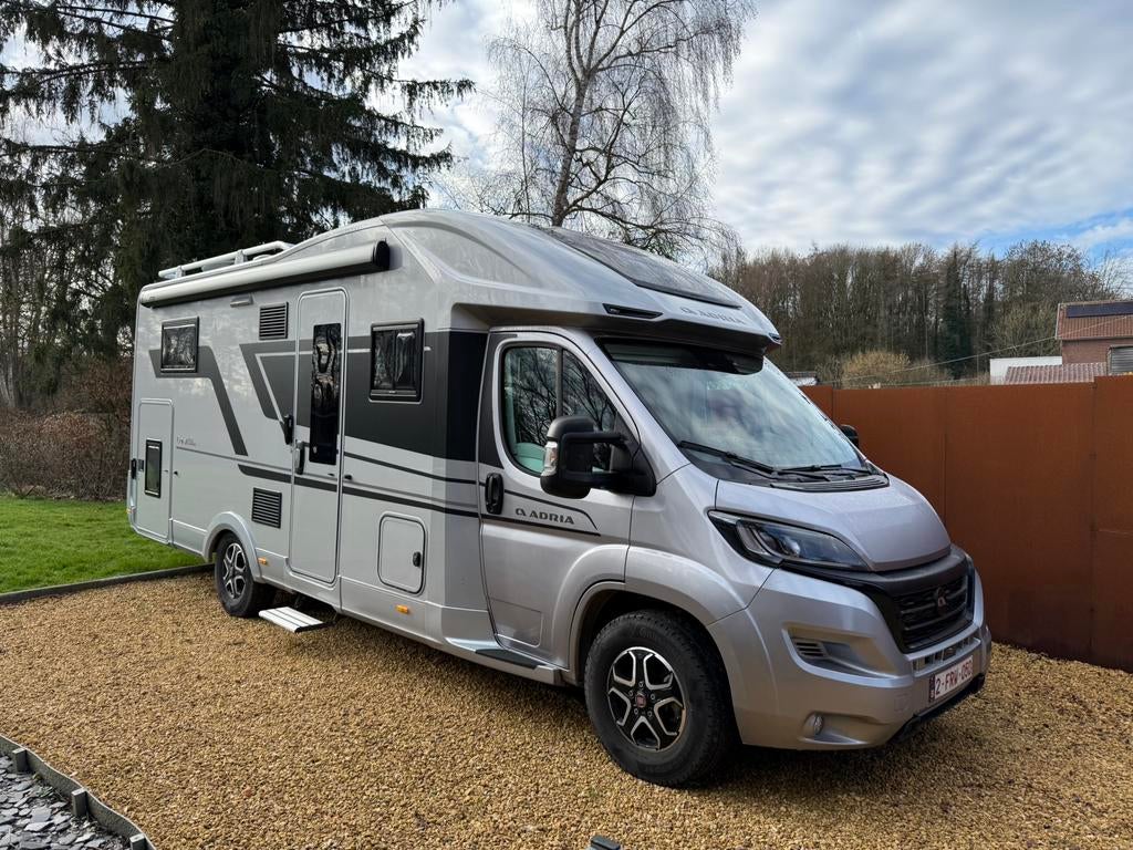 À VENDRE – ADRIA CORAL SUPREME 670 DL ALDE – FULL OPTION, Toilette à cassette, Fiat, Réfrigérateur, Diesel