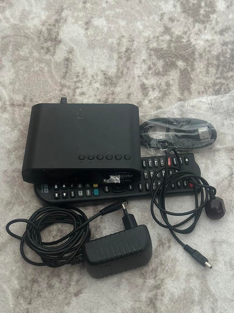 Satelliet decoder, Audio, Tv en Foto, DVD spelers, Zo goed als nieuw, Ophalen