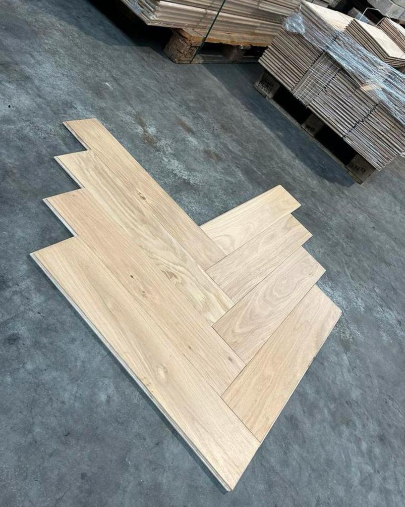 Restpartij eiken visgraat parket hongaarse punt vloer, Ophalen of Verzenden, Zo goed als nieuw