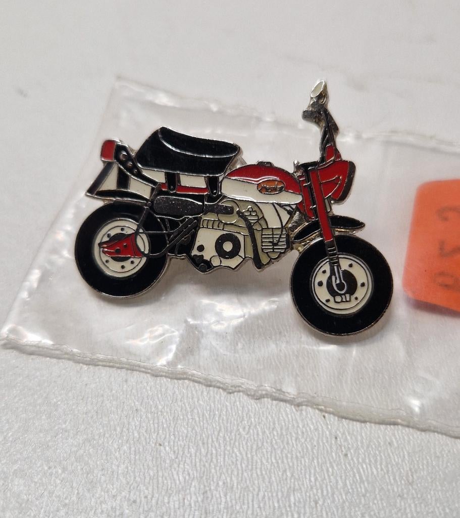 Honda Dax Minitrail Monkey Z50 Z50A  pin badge spedje, Verzenden