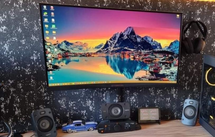 Acer predator z321qu 144p 165hz VA 16/9, Gebruikt, Ingebouwde speakers, VA, 1 tot 2 ms