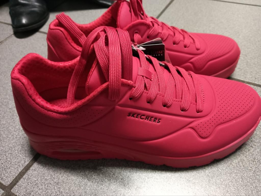 Skechers maat 44 rood nieuw, Ophalen