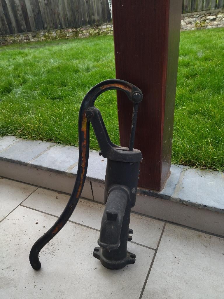 ancienne pompe à eau en fonte, Enlèvement, Utilisé, Manuelle, Autres types
