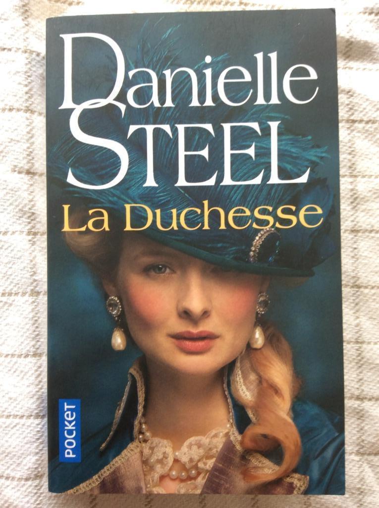 COLLECTION DANIELLE STEEL. (7 LIVRES)., Livres, Enlèvement ou Envoi, Utilisé