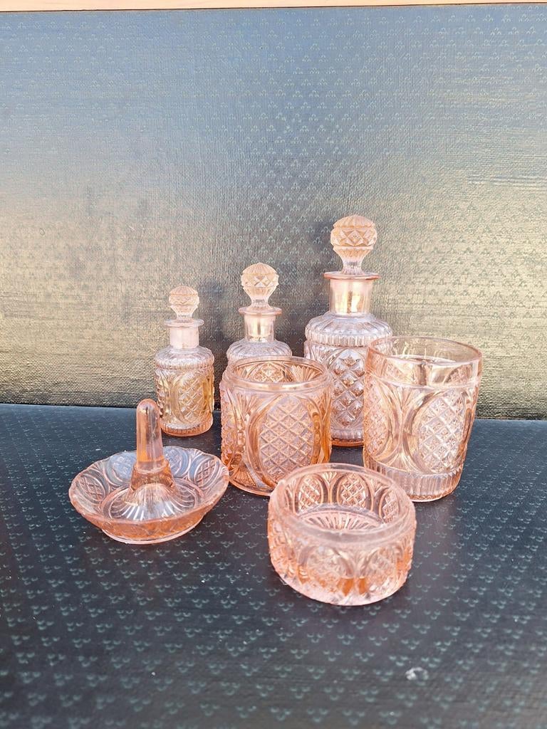 Vintage glazen boudoirset in roze persglas, Ophalen