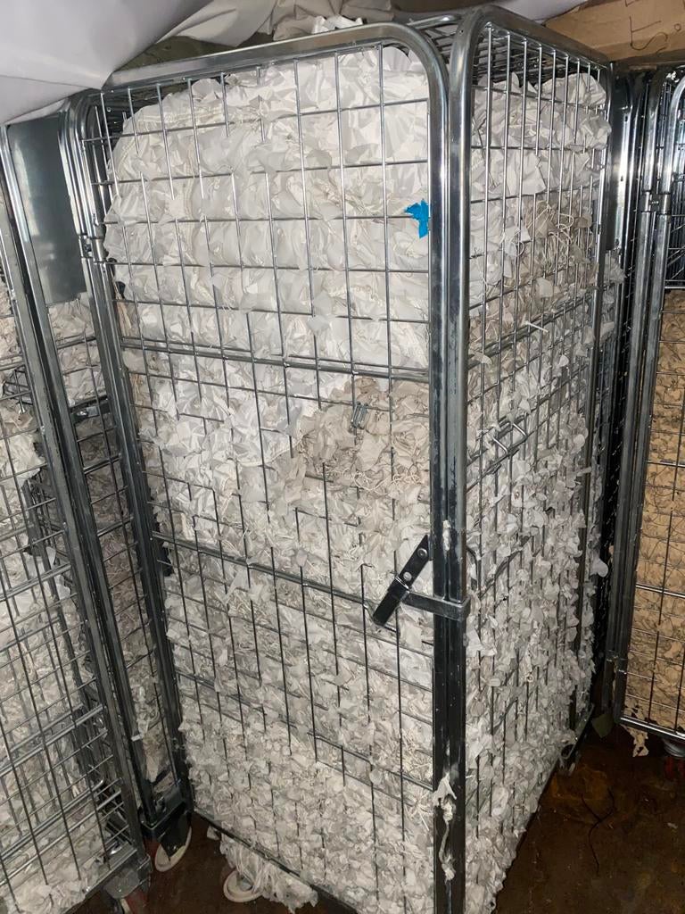 Witte camouflagenetten, Ophalen