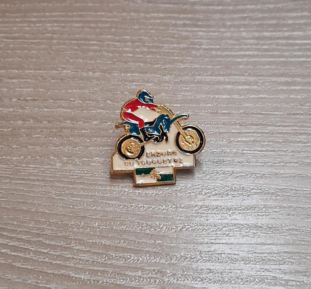 PIN - ENDURO DU TOUQUET - CROSS - MOTO, Envoi, Utilisé, Sport, Insigne ou Pin's