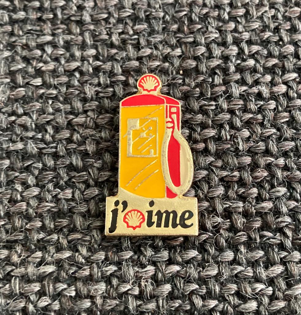PIN - SHELL - BENZINEPOMP, Verzamelen, Verzenden, Gebruikt, Overige onderwerpen, Speldje of Pin