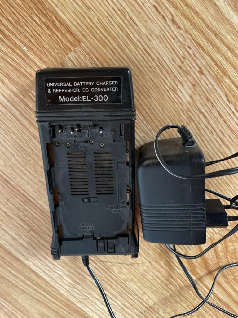 chargeur universel de batteries, Verzenden, Gebruikt