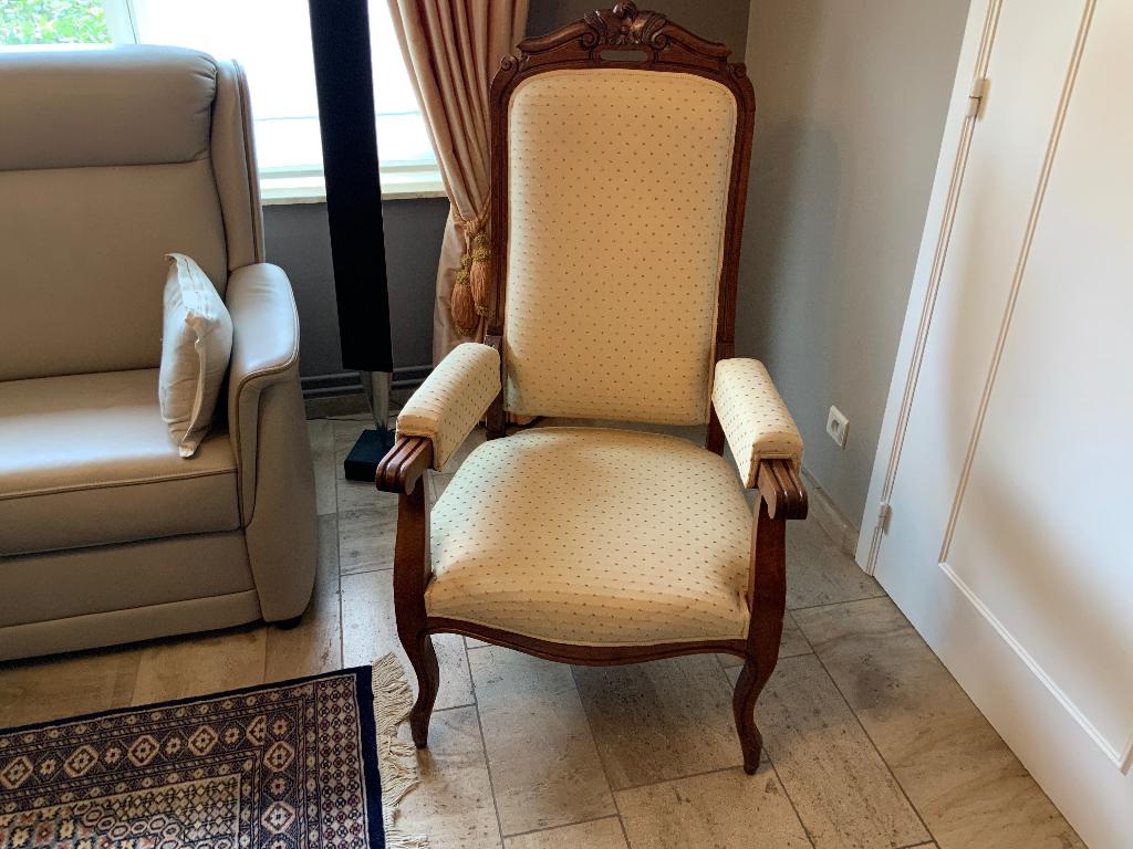 Gerenoveerde fauteuil Voltaire, Ophalen