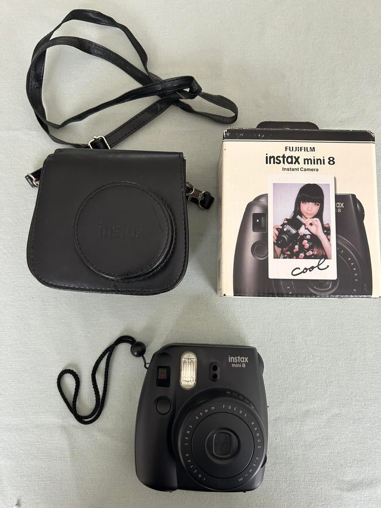 Instax mini 8 noir avec sac de rangement, TV, Hi-fi & Vidéo, Appareils photo analogiques, Enlèvement ou Envoi, Utilisé, Polaroid