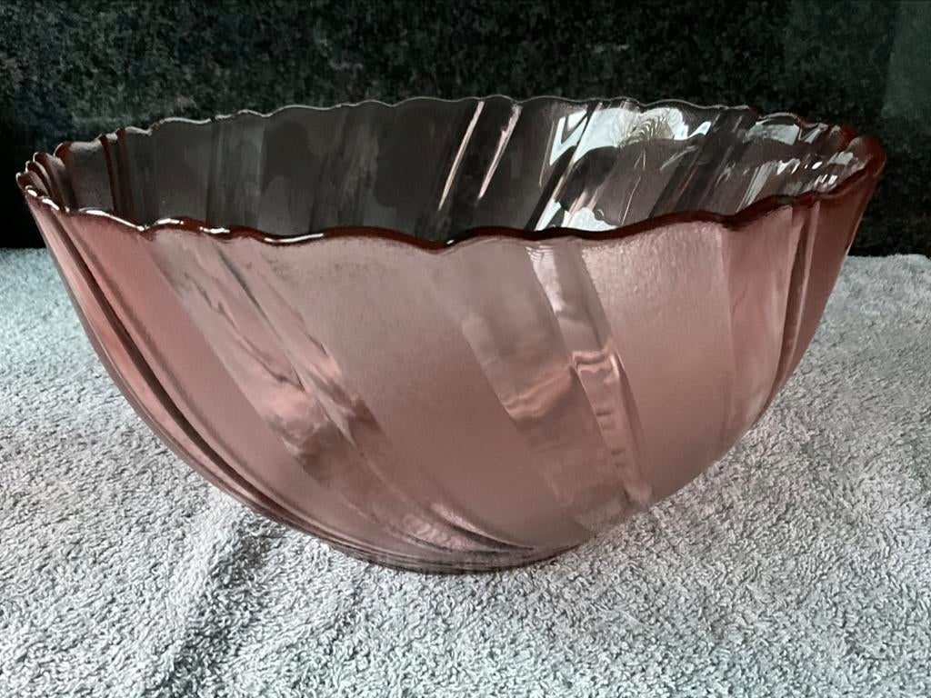 2 vintage kommen  en 1 schaal  in vereco glas., Enlèvement