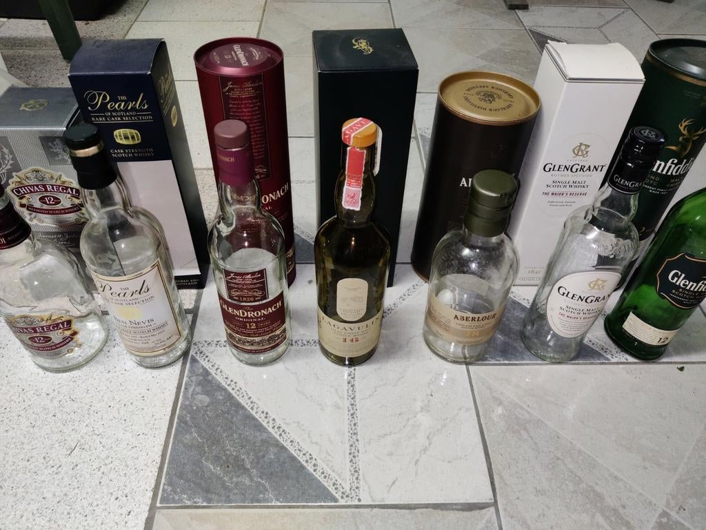 Verzameling drankflessen whisky rum gin, Verzamelen, Ophalen, Zo goed als nieuw