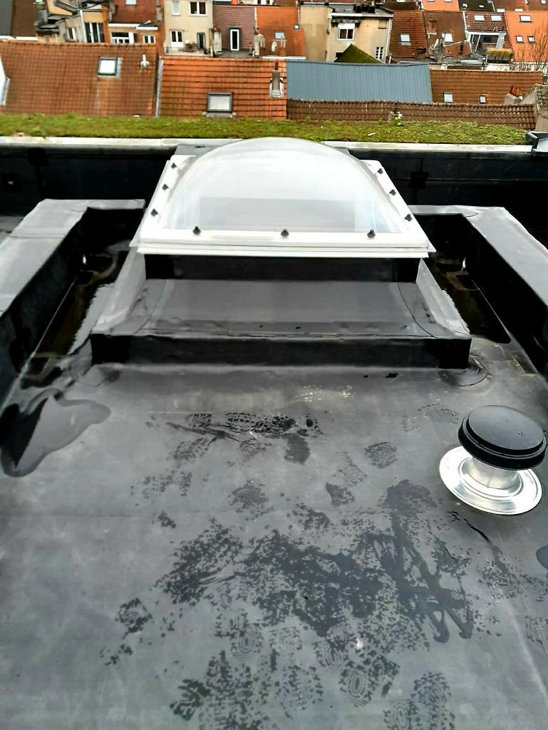 Couvreur toitures plates, Synthétique