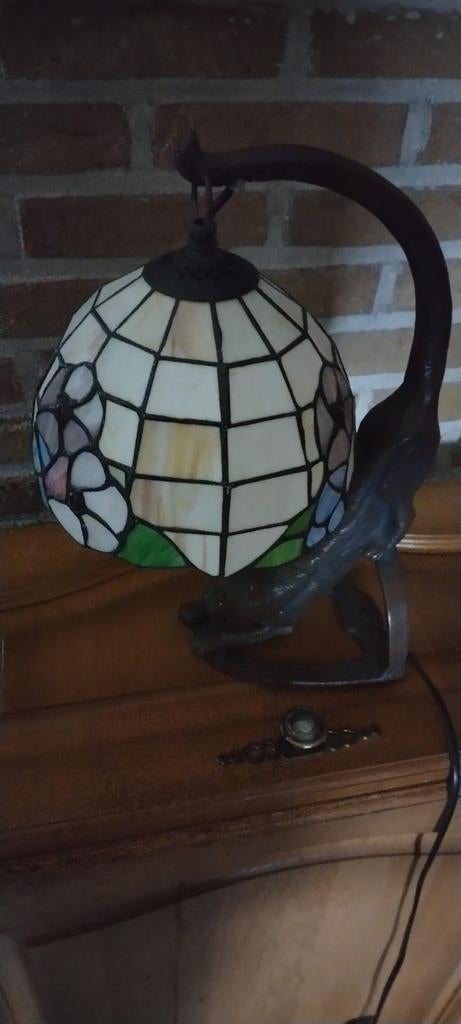 Tiffany look a like tafel lamp, Ophalen