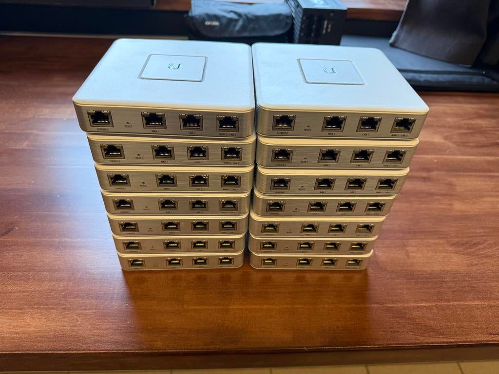 Unifi USG router, Ophalen of Verzenden, Gebruikt, Router