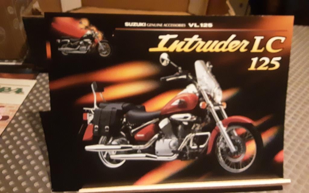 Suzuki intruder lc 125 vl accessoires brochure, Enlèvement ou Envoi, Comme neuf