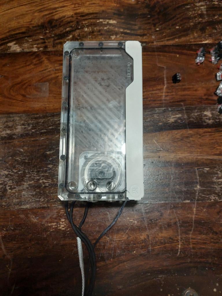 EK Water Blocks FLT 240 D5, Computers en Software, Ophalen of Verzenden