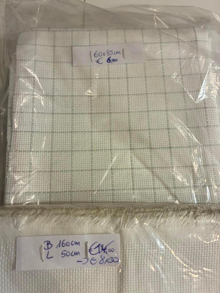 Borduurstoffen afmetingen en prijs op foto, Ophalen, Zo goed als nieuw