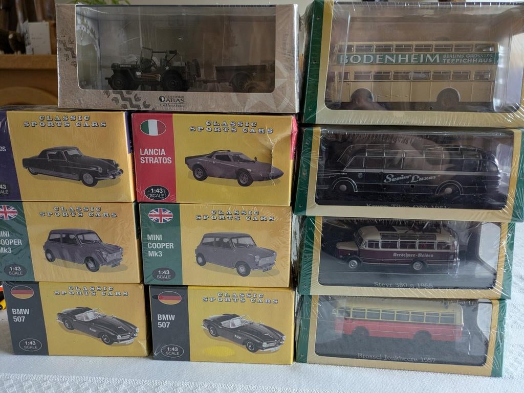 Verzameling miniatuur auto's en bussen in originele verpakki, Hobby en Vrije tijd, Ophalen