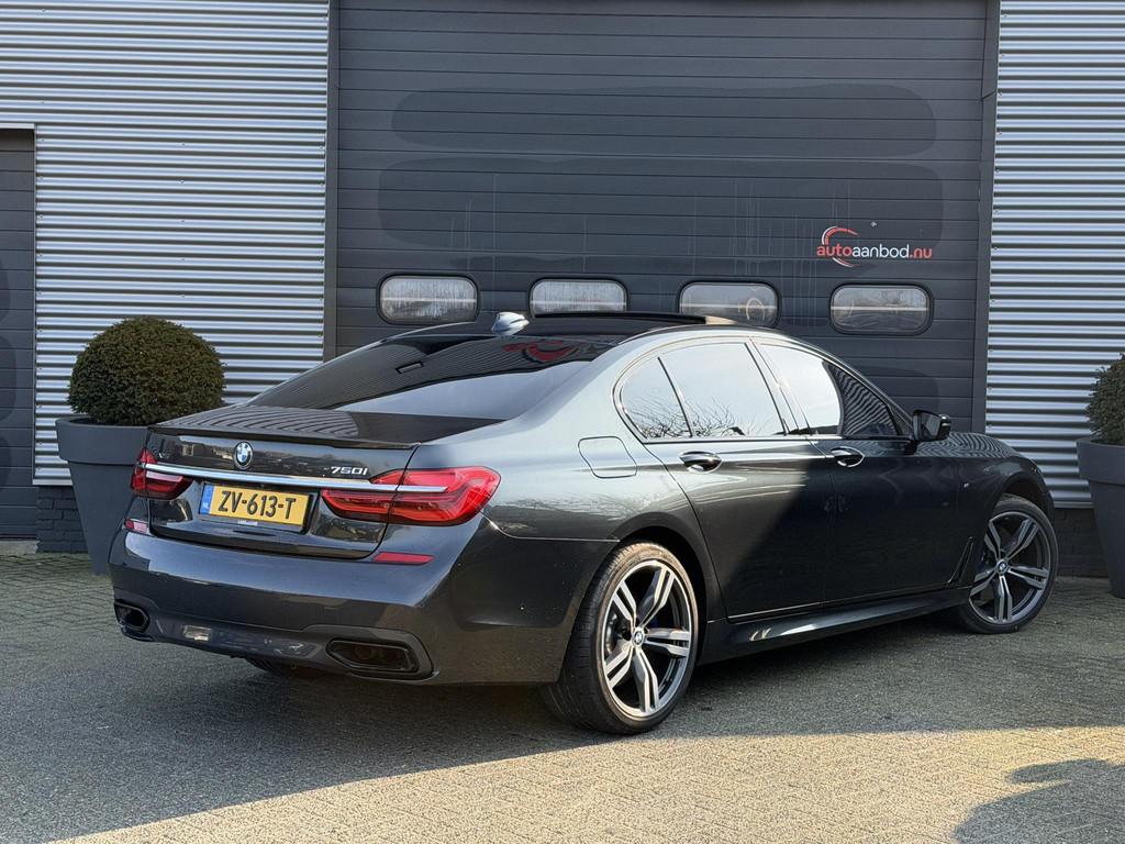 BMW 7-serie 750i xDrive High Executive M-Sport | Panoramadak, Auto's, Automaat, 4 deurs, Lichtsensor, Gebruikt