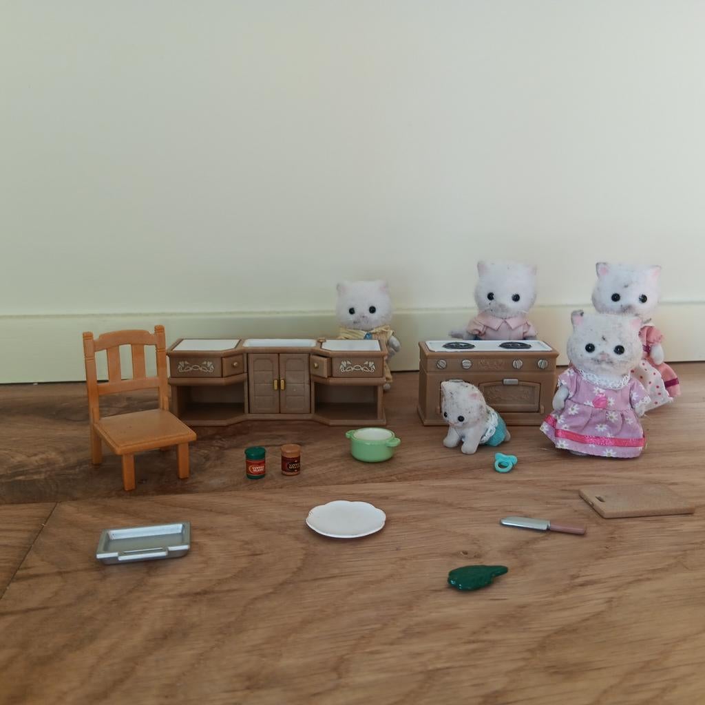 Sylvanian- famille chats et éléments de cuisine, Enlèvement, Utilisé, Accessoires