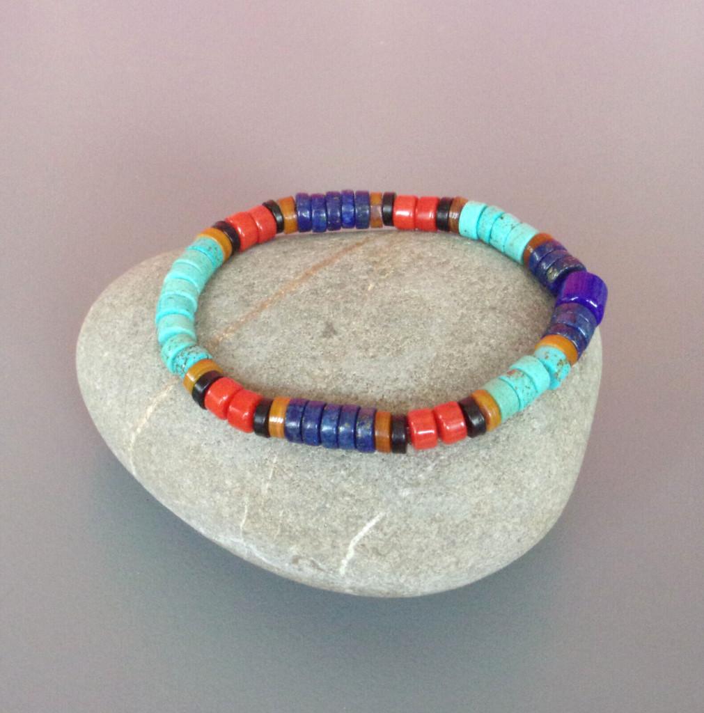 Bracelet amérindien homme ou femme rondelles lapis, corail, Bijoux, Sacs & Beauté, Bracelets, Enlèvement ou Envoi, Avec pierre précieuse