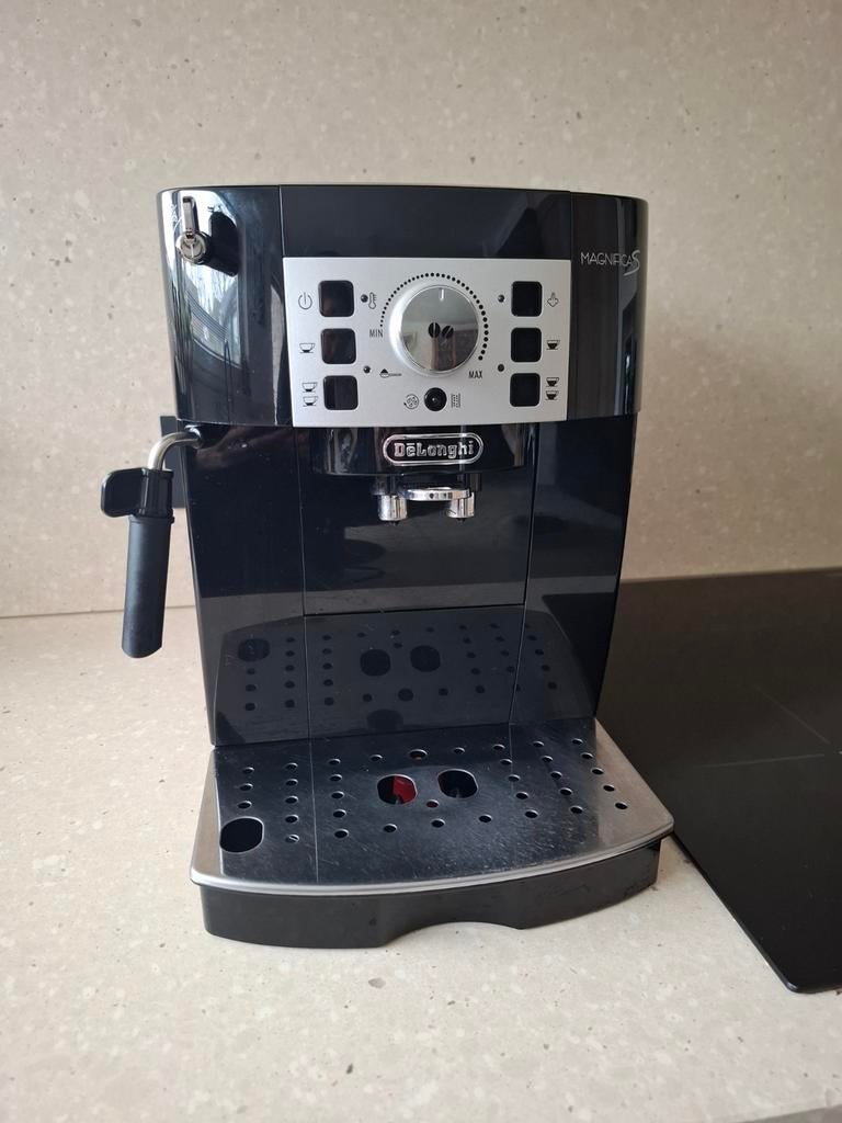 Machine à café Delonghi Magnifica S, Electroménager, Café en grains, Comme neuf, Tuyau à Vapeur, Enlèvement