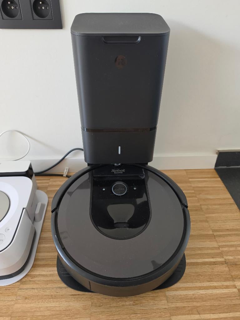 robot i7+ roomba irobot, Elektronische apparatuur, Ophalen of Verzenden, Gebruikt, Reservoir, Robotstofzuiger