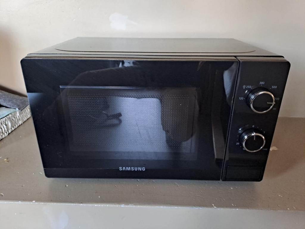 Micro-ondes Samsung 700 watt, Enlèvement